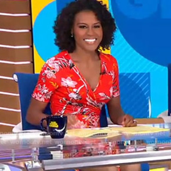 Diane von Furstenberg floral wrap dress - Picture 8 of 9